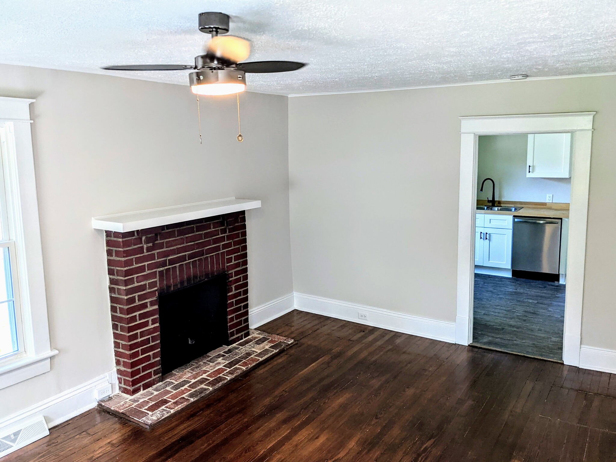 Living Room - 802 Mansfield Ave