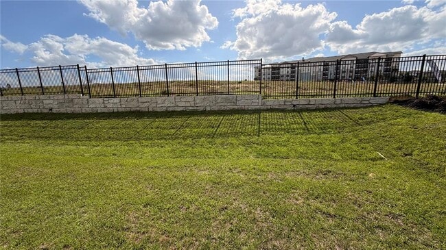 Building Photo - 806 Lynx St