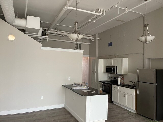 Building Photo - 42 S Saint Clair St
