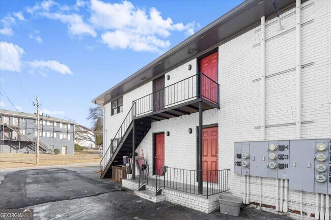 Building Photo - 2172 Park Terrace