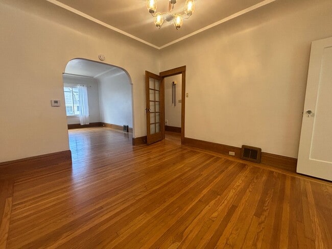 Building Photo - Single Family Home in Mission Terrace