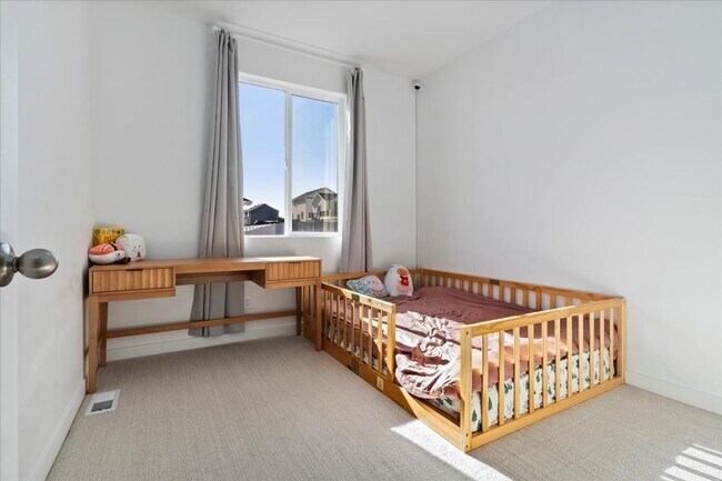 Building Photo - Gorgeous 5 Bedroom Home in Saratoga Springs!