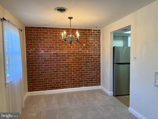 Building Photo - 114 Yardley Commons