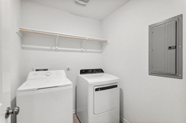 Building Photo - 161 Keefer