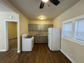 Building Photo - 910 Sahwatch St