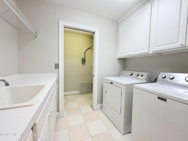 Building Photo - 5511 La Moya Ave