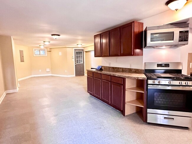 Building Photo - 2 Bed 1 Bath Adams Morgan