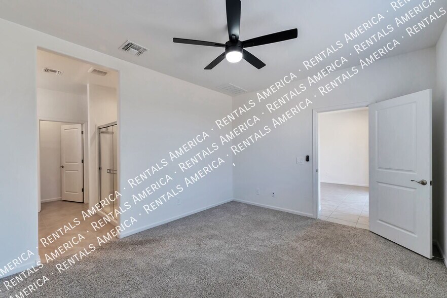 Building Photo - 10429 W Granderson St