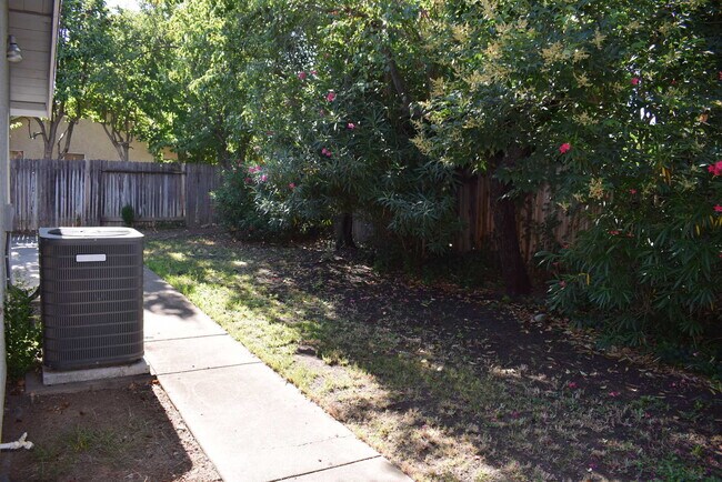 Building Photo - 6830 Paseo Del Sol Way