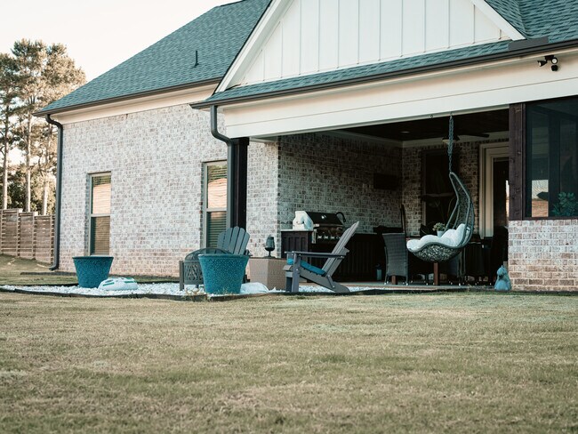 Building Photo - 918 Woodford Cv E
