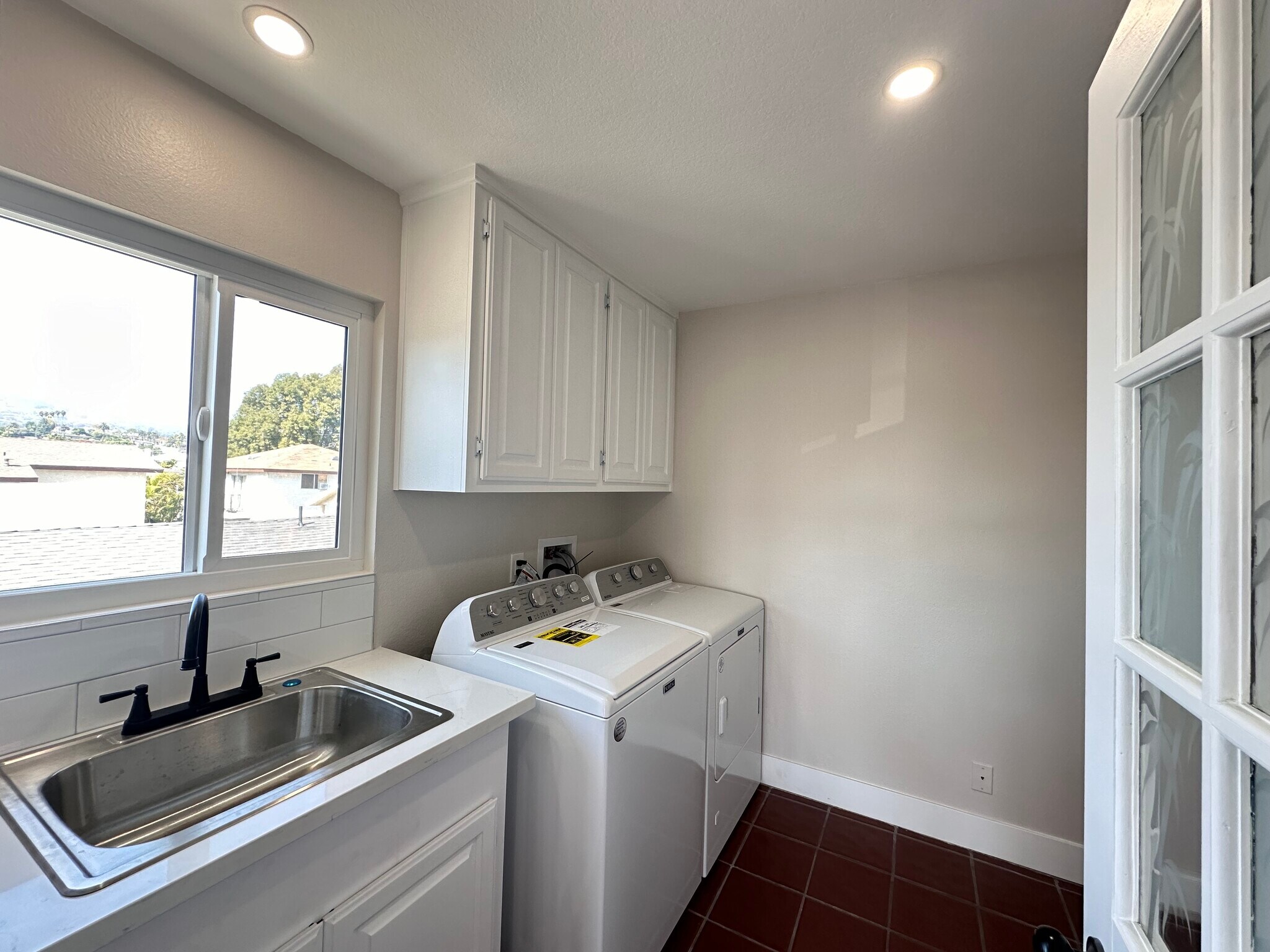 Large separate laundry room - 770 W 2nd St