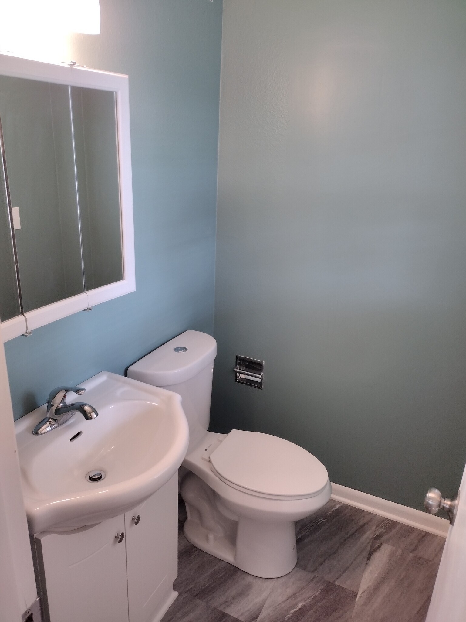Master En-Suite / Half Bathroom - 2700 64th St