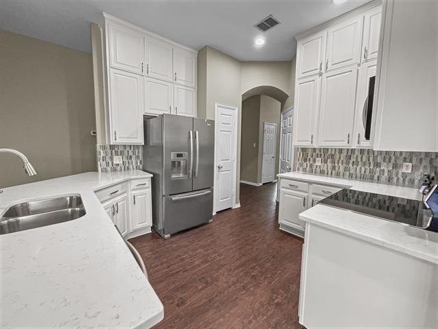 Building Photo - 5624 Bedford Ln