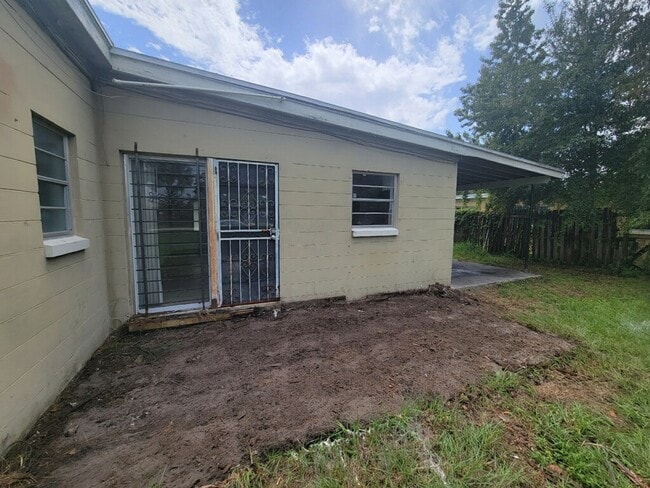 Building Photo - 4505 Lake Lawne Ave