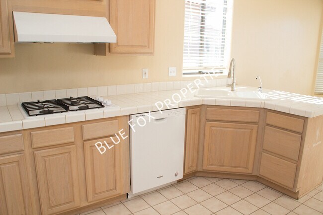 Building Photo - 4131 E Hawks Wing Dr