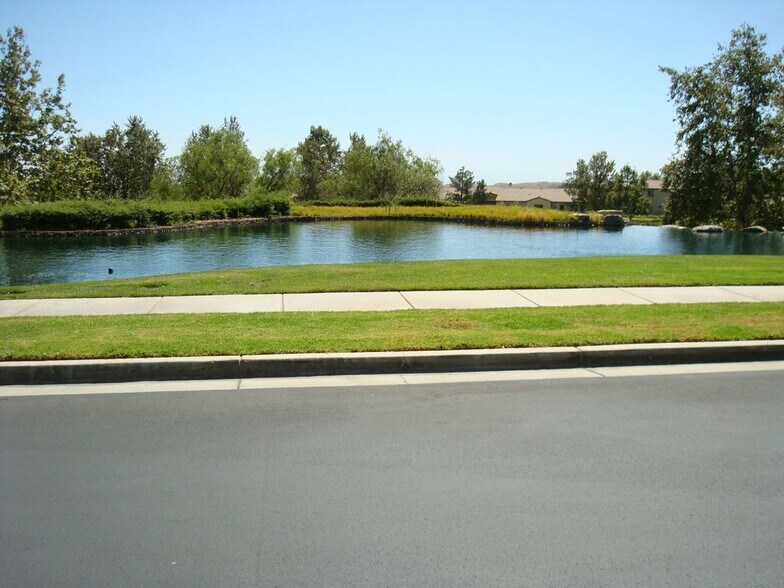 Building Photo - 38539 Divot Dr