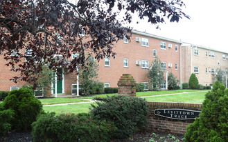 Building Photo - Levittown Trace Apartments