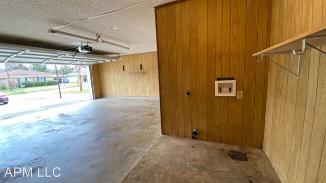 Building Photo - 3 br, 2 bath House - 184 Leisure Dr