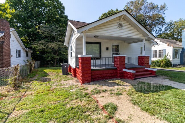 Primary Photo - 3928 Porter Ave