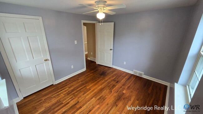 Building Photo - Updated 3 Bedroom 2 Full Bath House in the...
