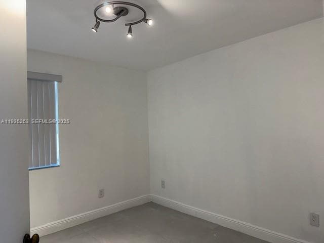 Building Photo - 1280 S Franklin Ave