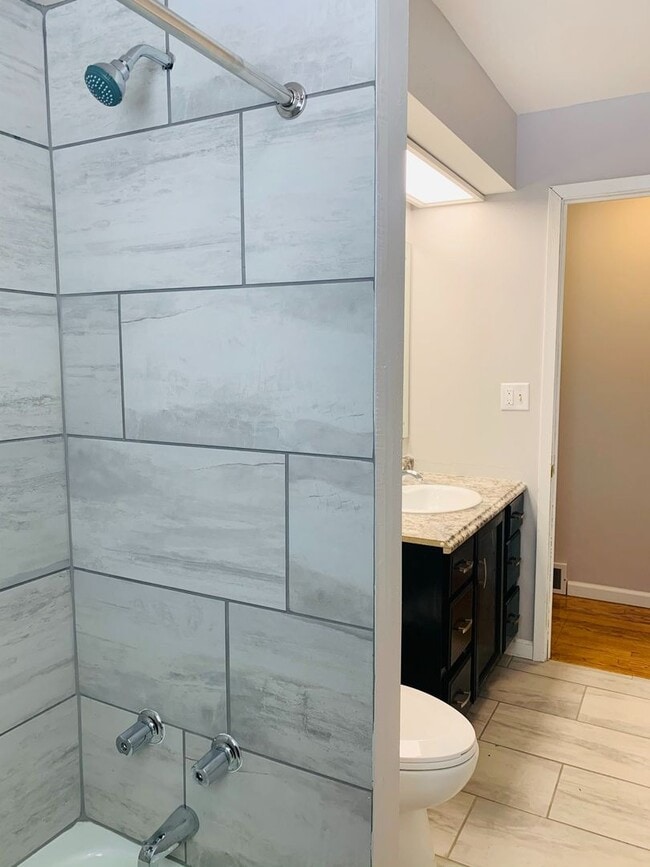 Building Photo - Gorgeous 3 Bedroom Single Family Home!