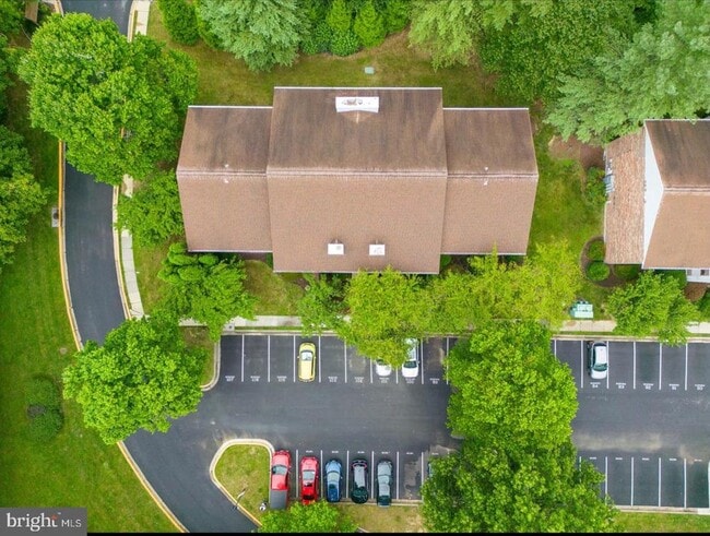 Building Photo - 12309 Silvergate Way