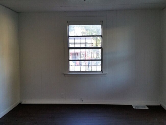 Building Photo - 3 br, 3 bath House - 750 VERNON STREET