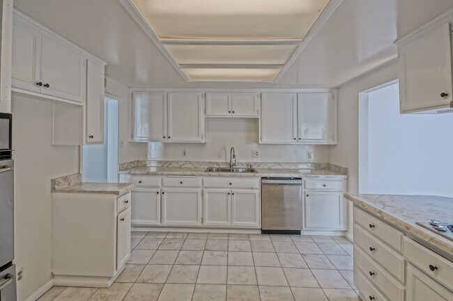 Building Photo - 1x 3906-3908