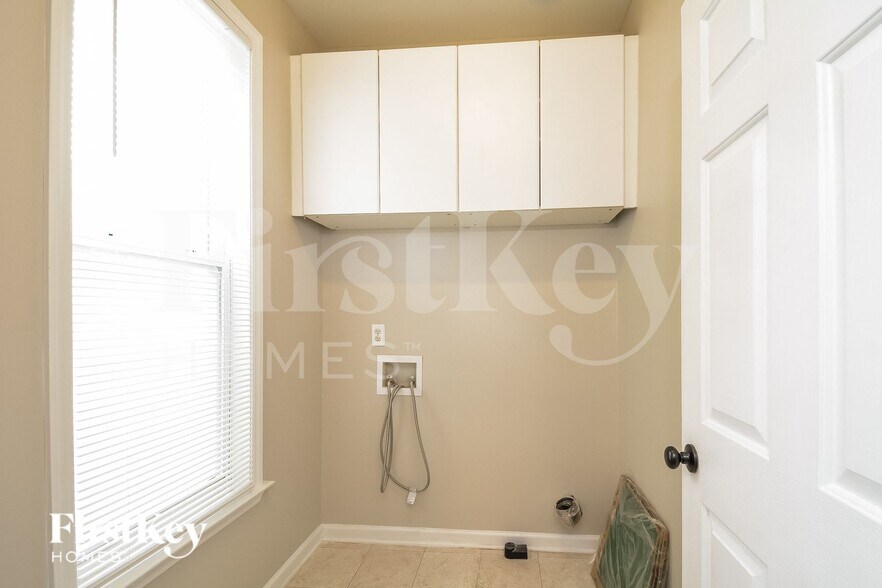 Building Photo - 2316 Sapphire Valley Dr