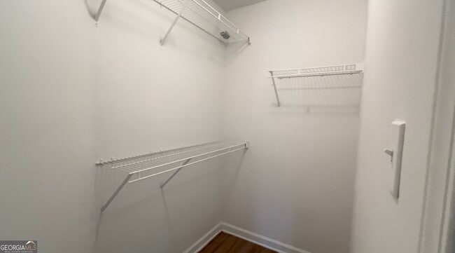 Building Photo - 8570 Oakley Cir