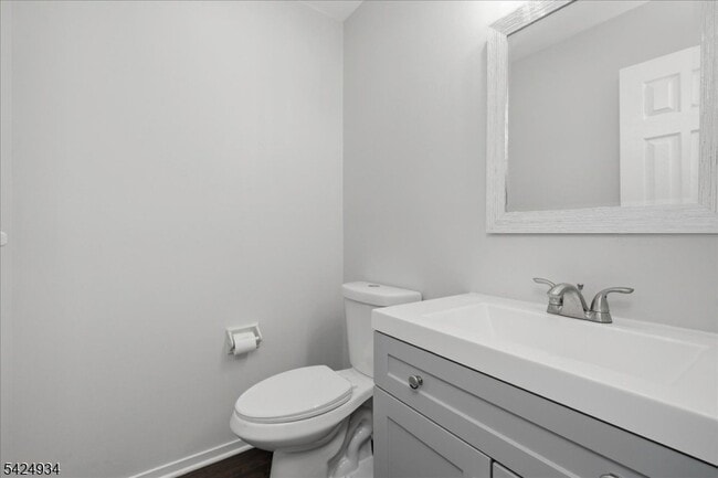 Building Photo - 5 Ajax Ct