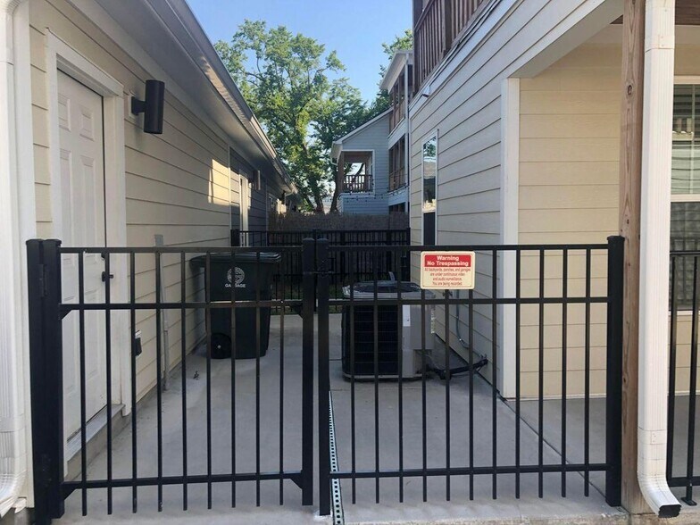 Building Photo - 1531 Washington St