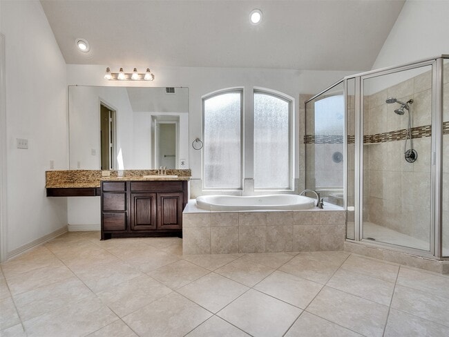 Building Photo - 28003 Iberville Glen Dr