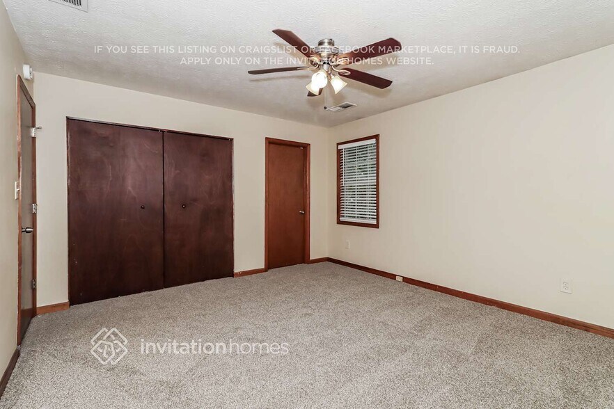 Building Photo - 3142 Country Lake Dr