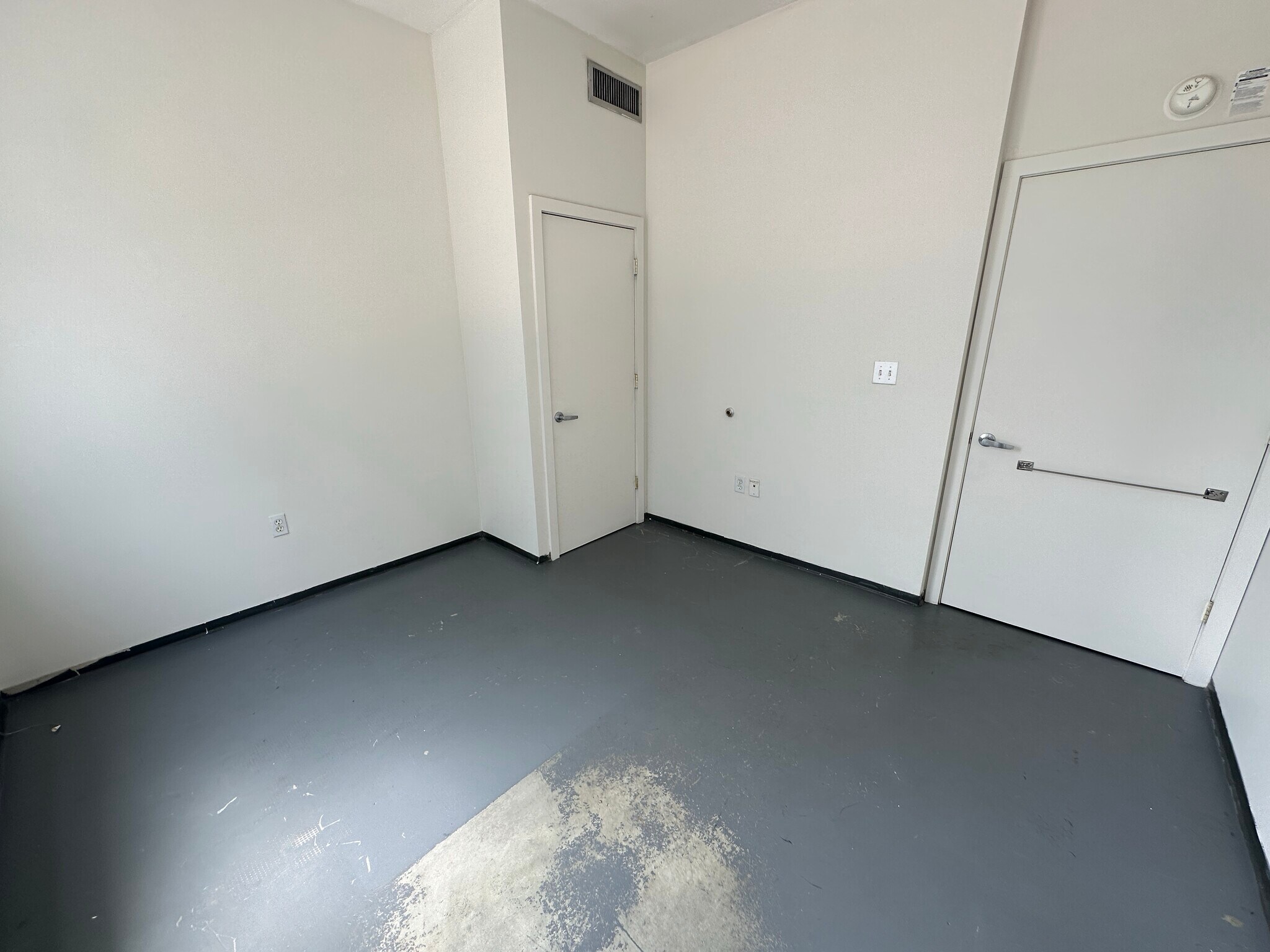 Building Photo - 211 E Berkeley St