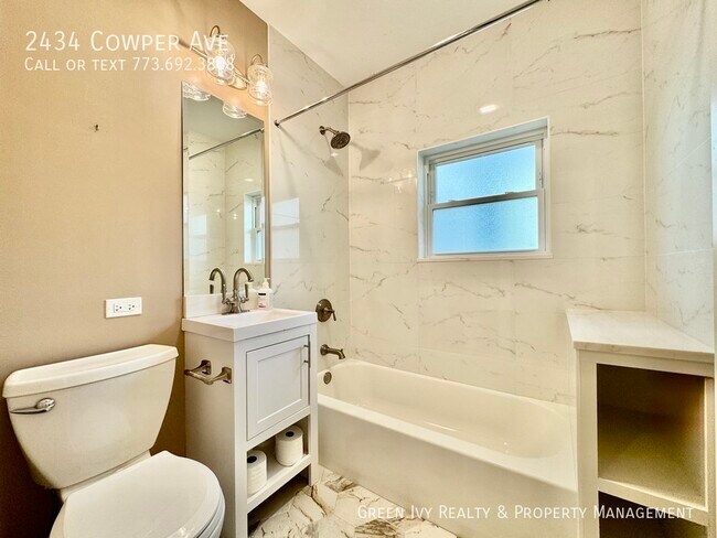 Building Photo - 2434 Cowper Ave