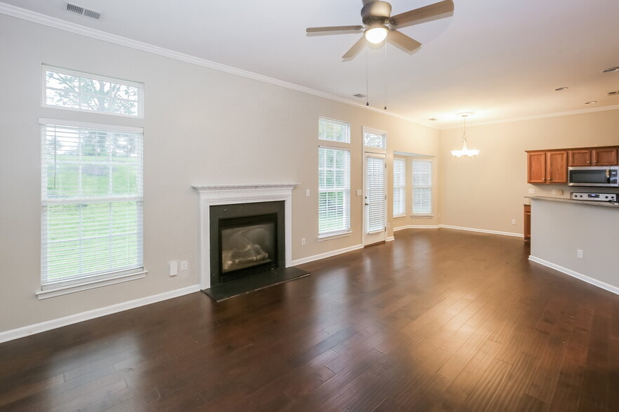 Building Photo - 3425 Stoney Garden Dr