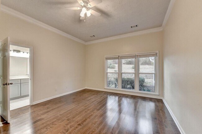 Building Photo - 200 Pine Bridge Trail