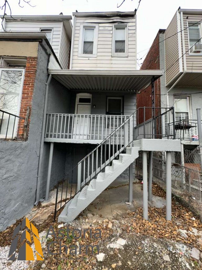 Building Photo - 3 Bedroom with Fenced Yard and Spacious Primary Bedroom near Coppin University