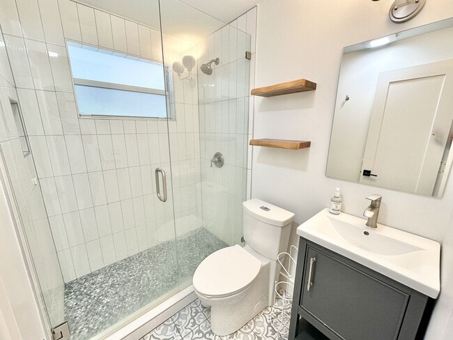 Building Photo - ** BONITA SPRINGS ** 3 BED / 1 BATH - SINGLE FAMILY HOME - NO HOA! - WATERFRONT LOT - ANNUAL RENTAL