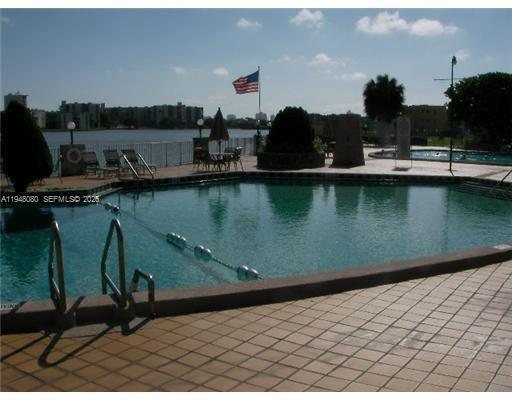 Building Photo - 1591 NE Miami Gardens Dr