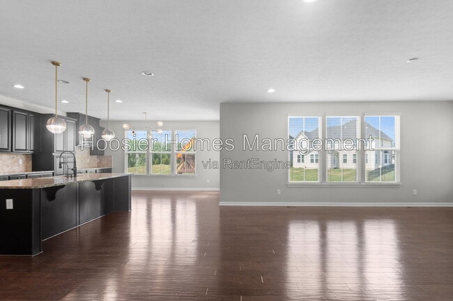 Building Photo - 4550 Avedon Way