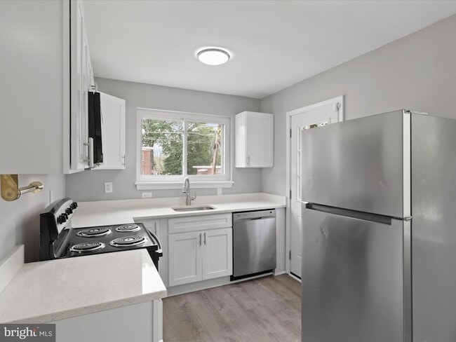 Building Photo - 5026 Roseld Ct