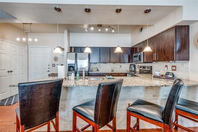 Building Photo - 3102 Kings Rd