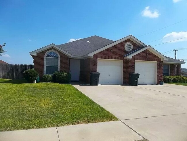 Primary Photo - 2107 Charleston Ct