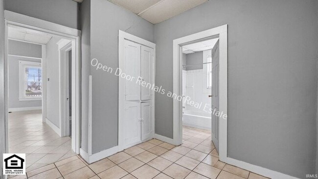 Building Photo - 412 Archer Ave