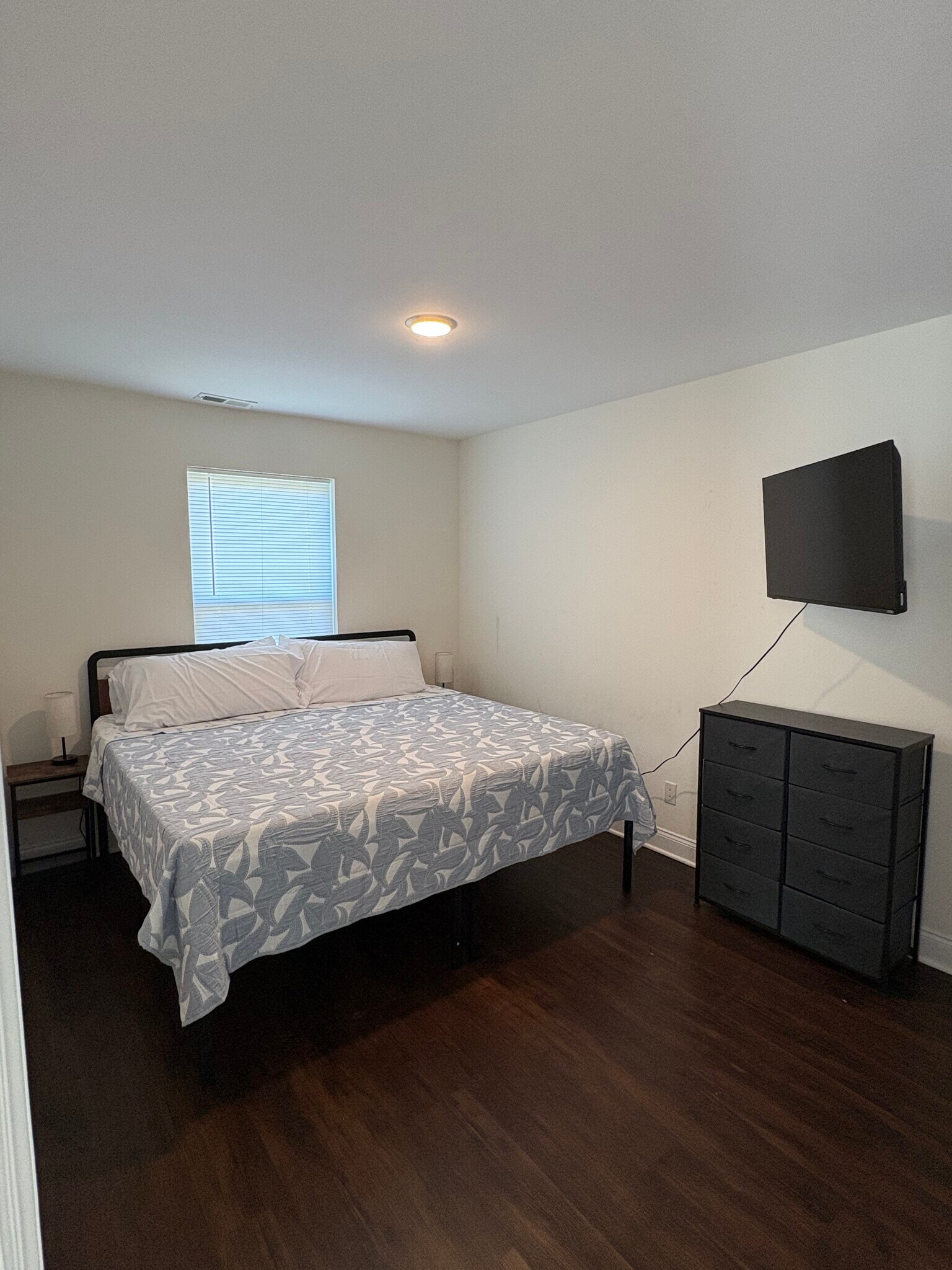 Building Photo - 5535 Stream Ln