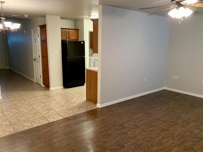 Building Photo - 3510 W Chevaux Dr