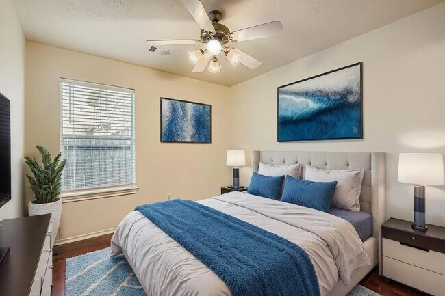 Building Photo - 24607 Tribeca Ln